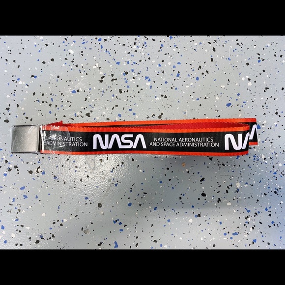 New (without Tags) NASA Belt - Red/Black - Picture 2 of 4